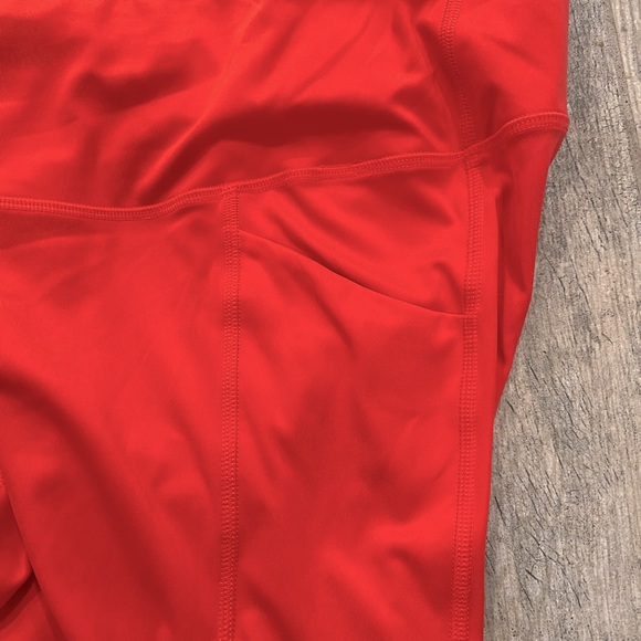 Super Cute Cropped Leggings - Picture 5 of 9